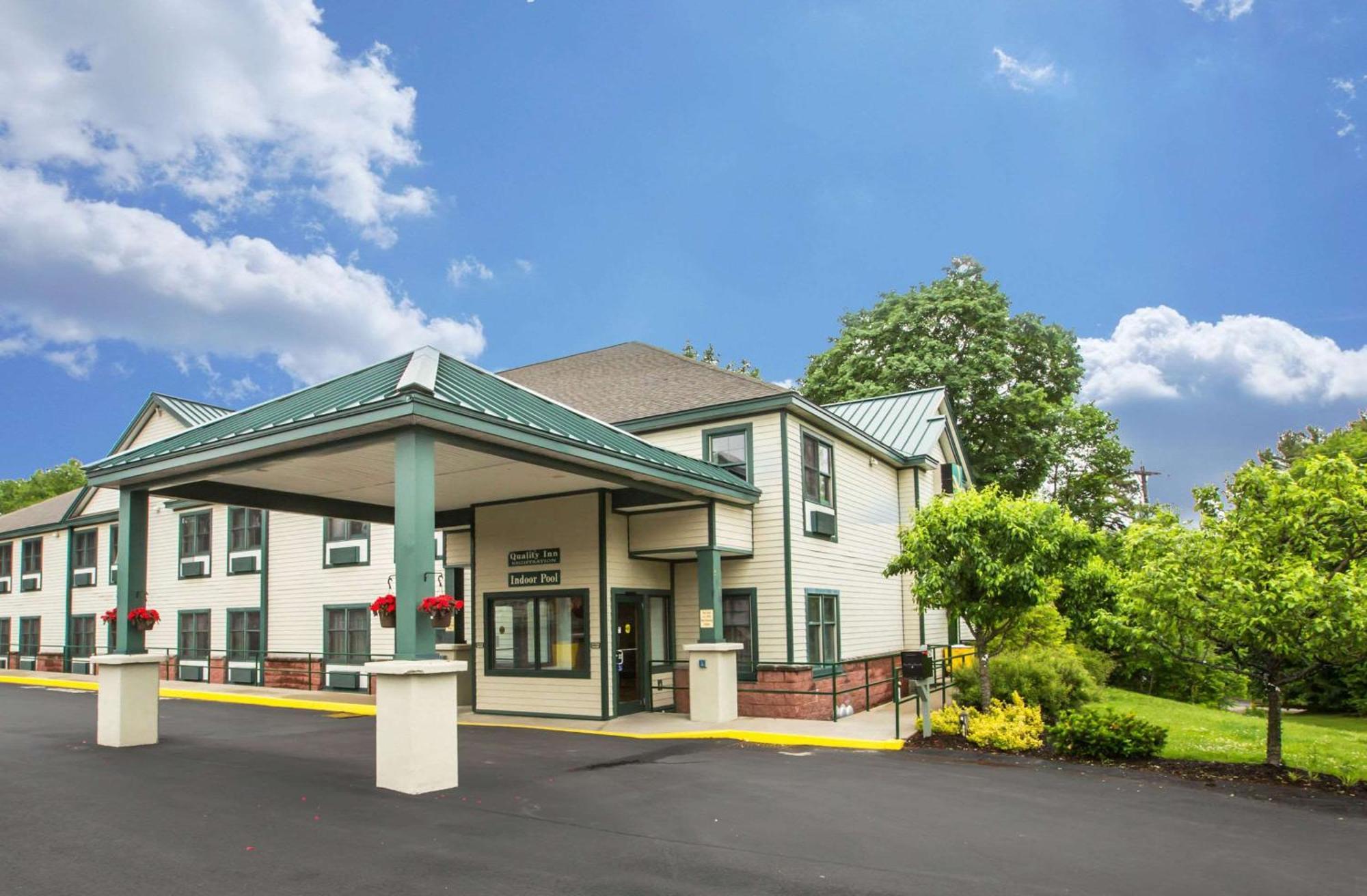 Econo Lodge Glens Falls - Lake George Ngoại thất bức ảnh