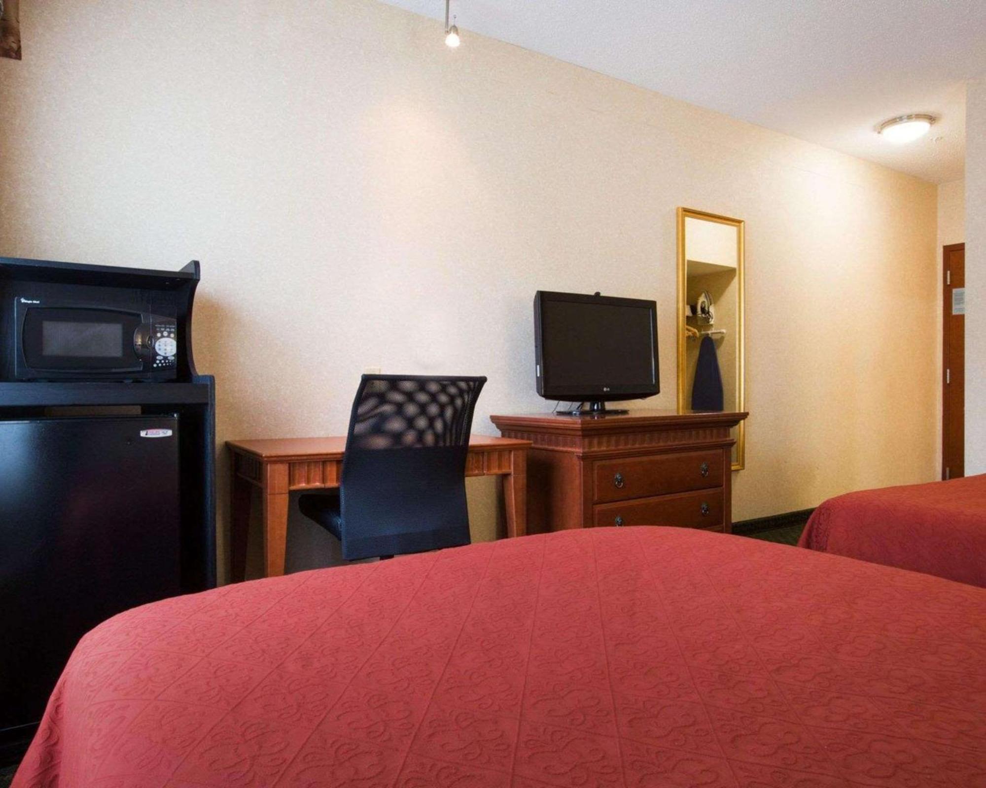 Econo Lodge Glens Falls - Lake George Ngoại thất bức ảnh