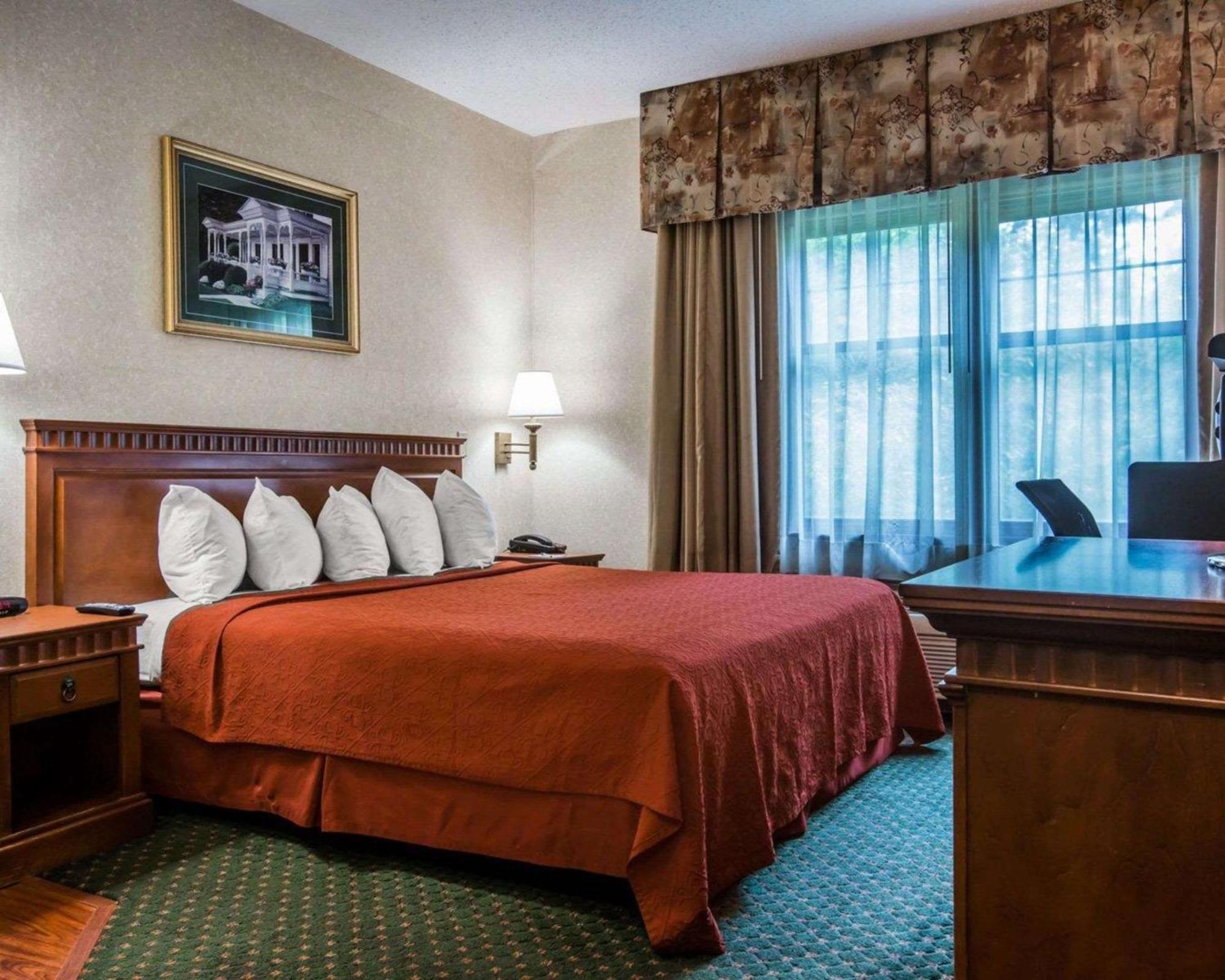 Econo Lodge Glens Falls - Lake George Ngoại thất bức ảnh