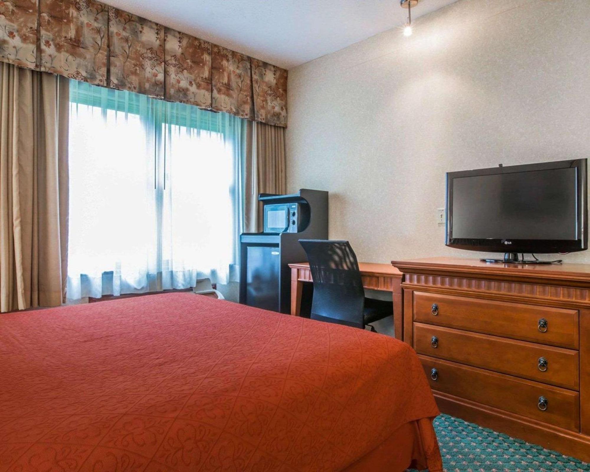 Econo Lodge Glens Falls - Lake George Ngoại thất bức ảnh