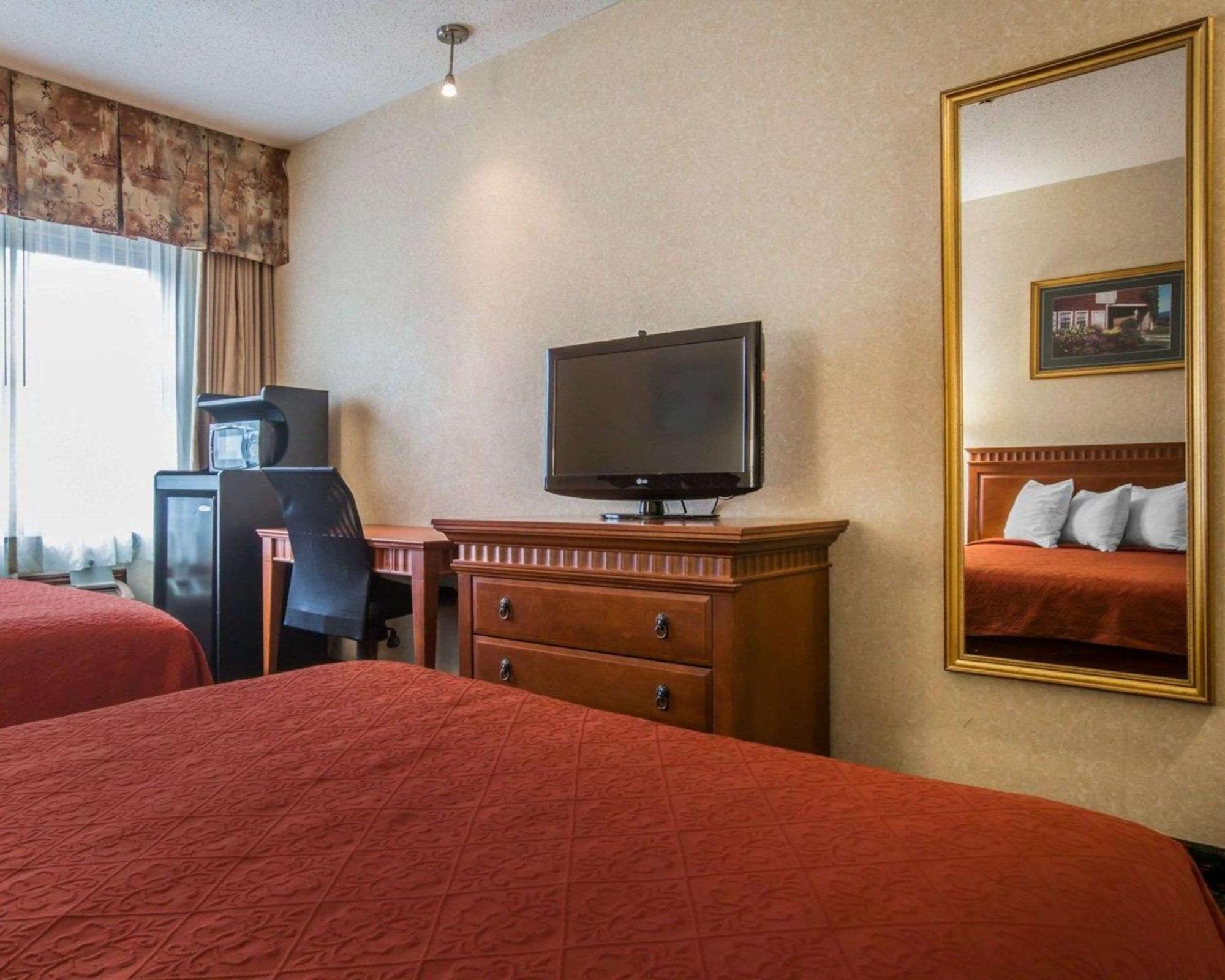 Econo Lodge Glens Falls - Lake George Ngoại thất bức ảnh