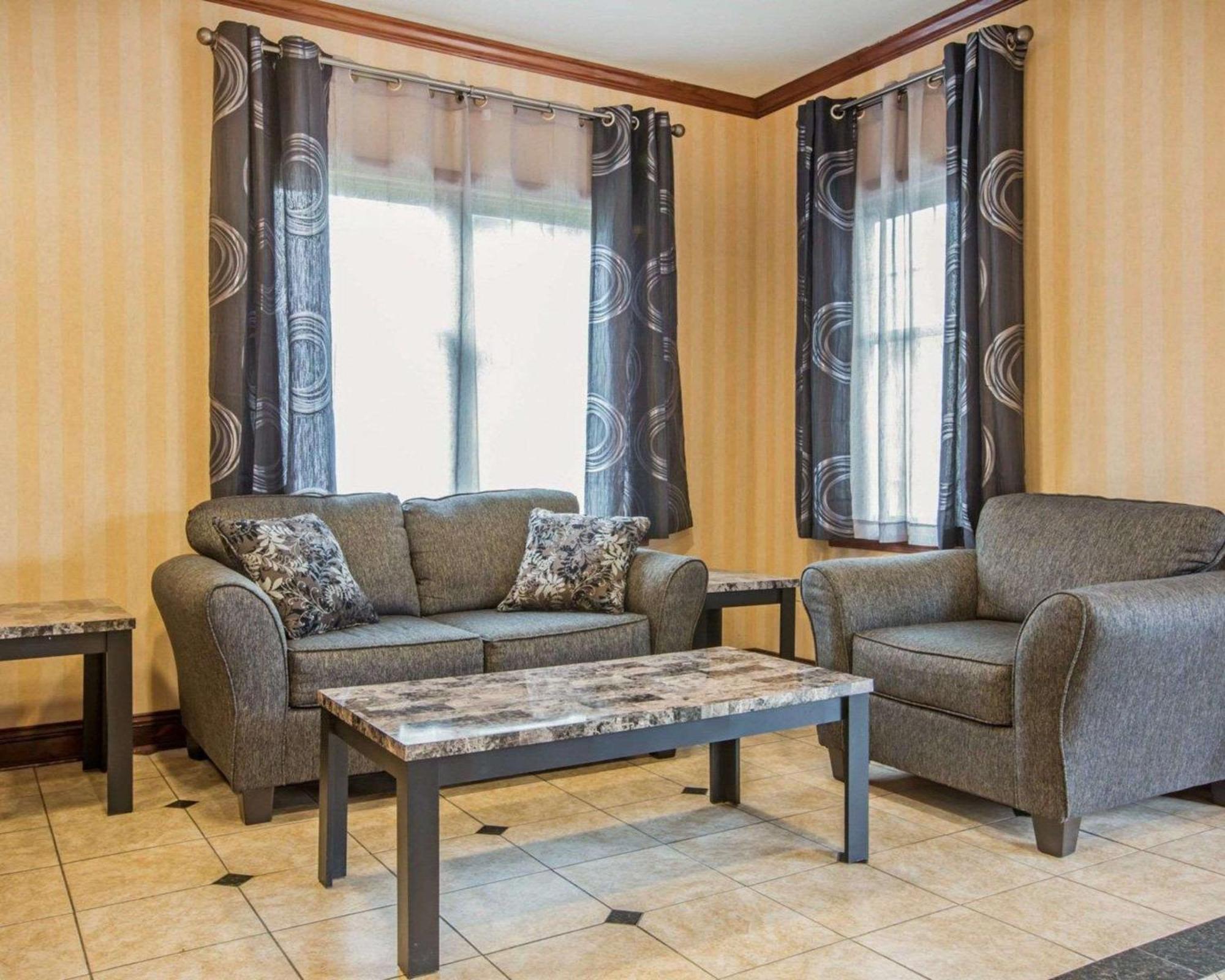 Econo Lodge Glens Falls - Lake George Ngoại thất bức ảnh