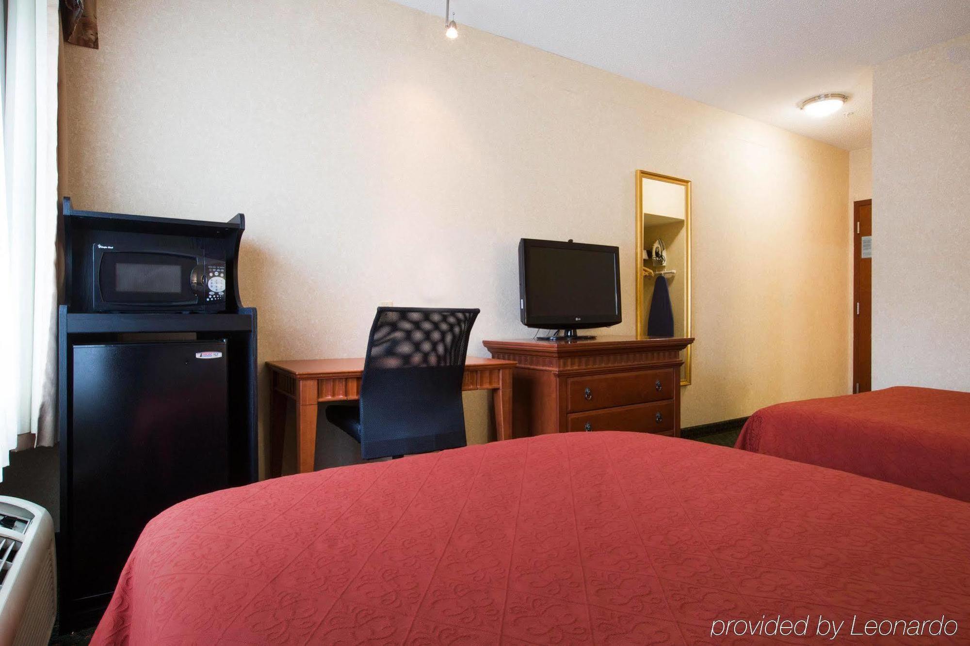 Econo Lodge Glens Falls - Lake George Ngoại thất bức ảnh