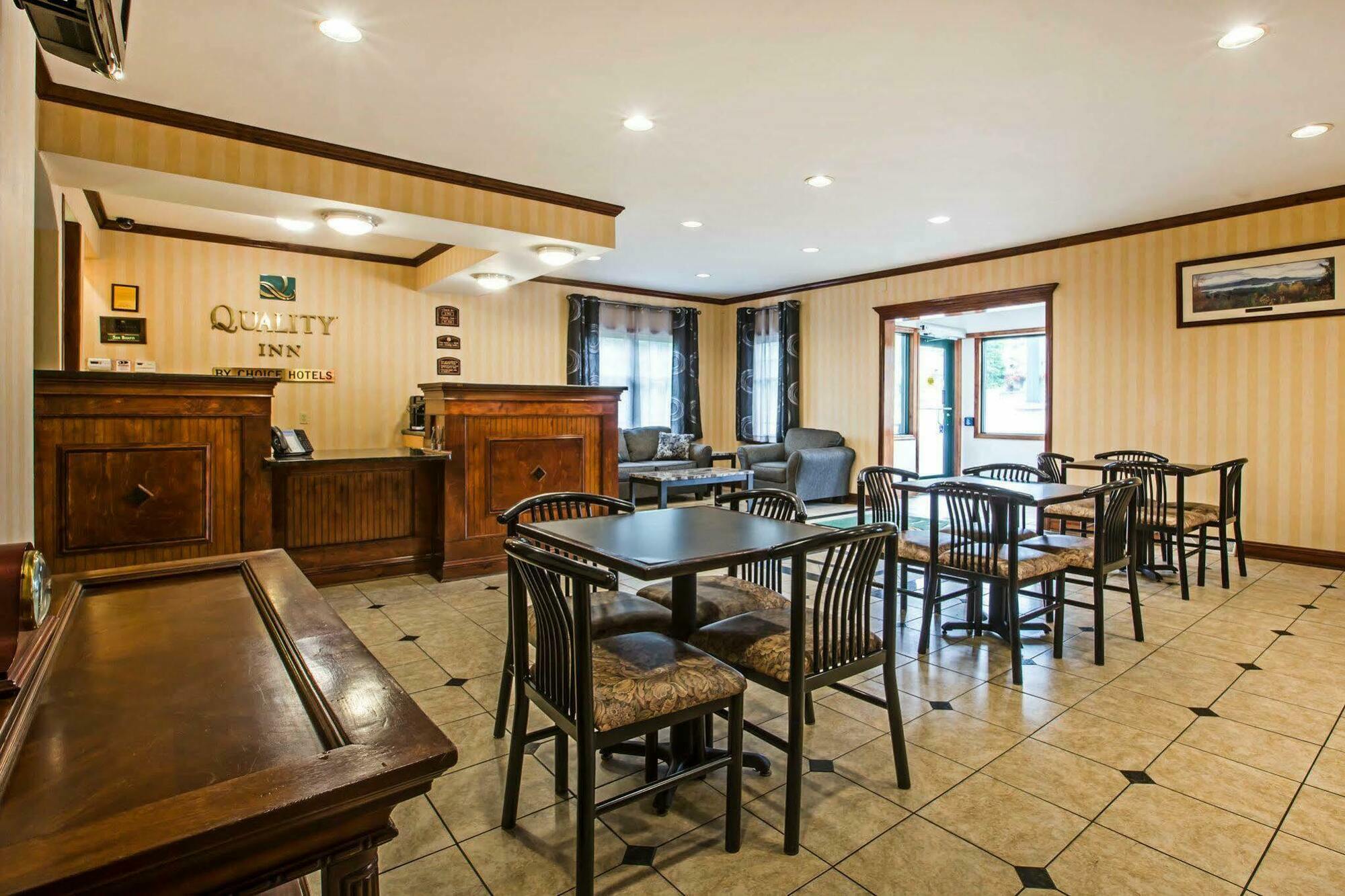 Econo Lodge Glens Falls - Lake George Ngoại thất bức ảnh