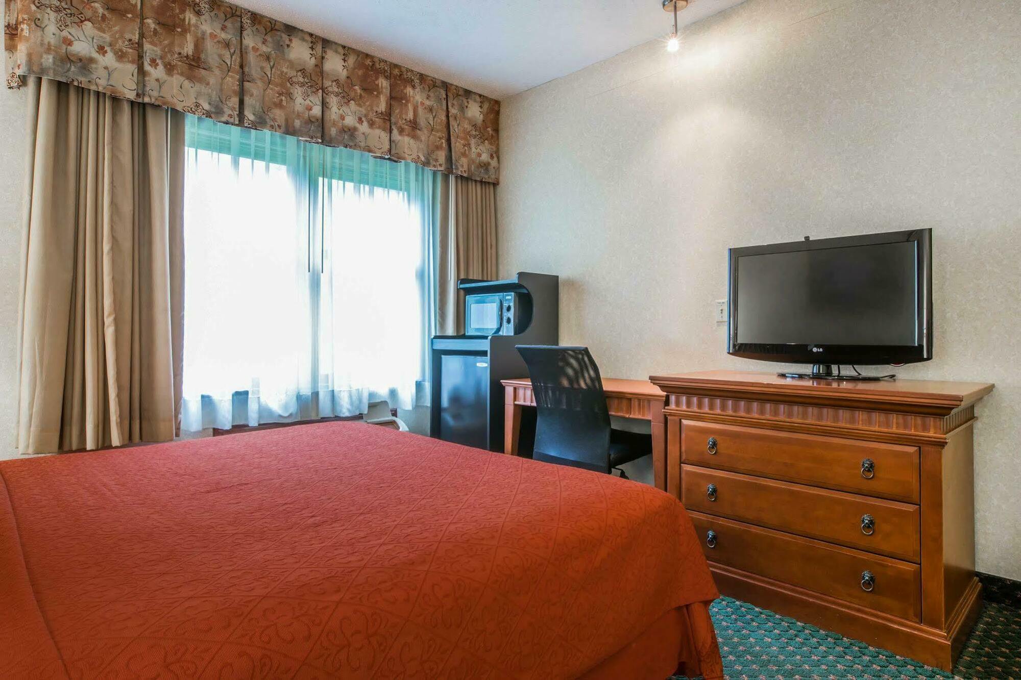 Econo Lodge Glens Falls - Lake George Ngoại thất bức ảnh
