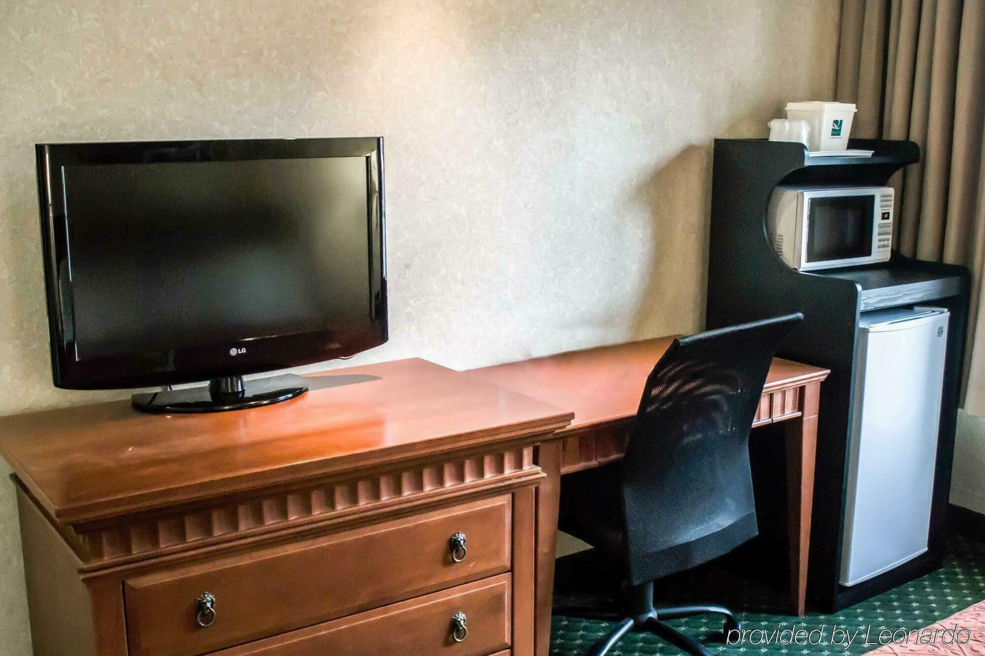 Econo Lodge Glens Falls - Lake George Ngoại thất bức ảnh